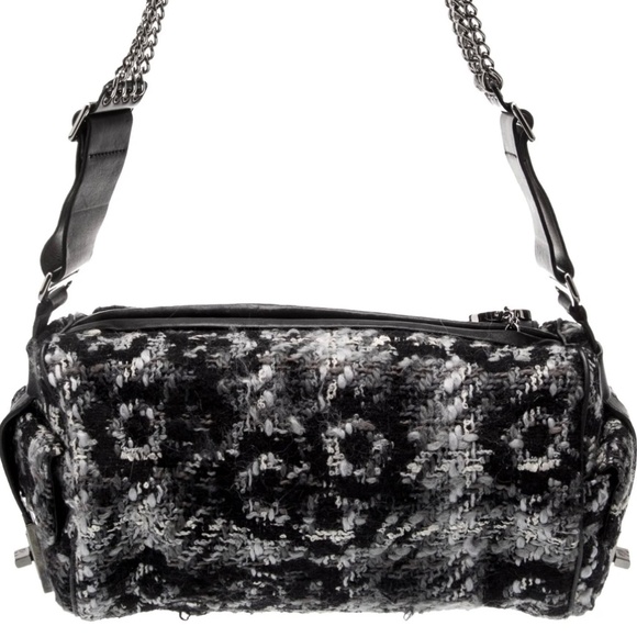 Authentic Chanel Vintage Tweed Camellia Shoulder Bag - Picture 3 of 6